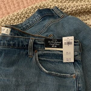 Abercrombie & Fitch 90s Relaxed Cutoff Short size 36 22